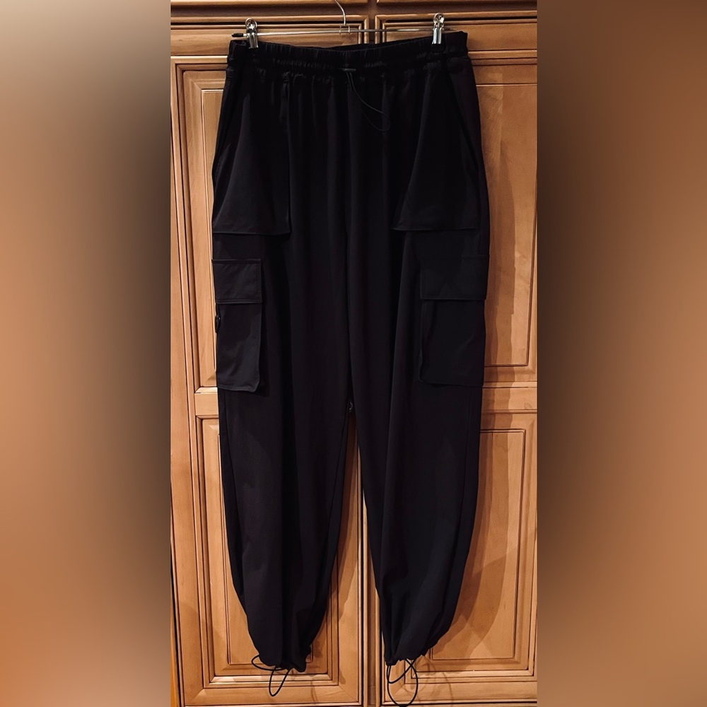 Fabletics Women's Heights Cargo Pants - Picture 5 of 16